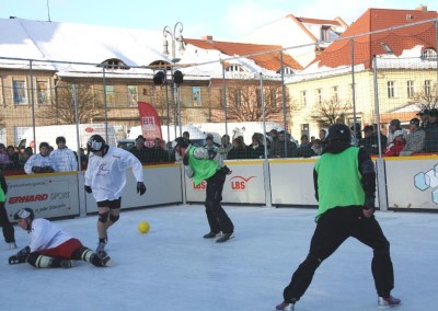 Fußball auf dem Eis 2011