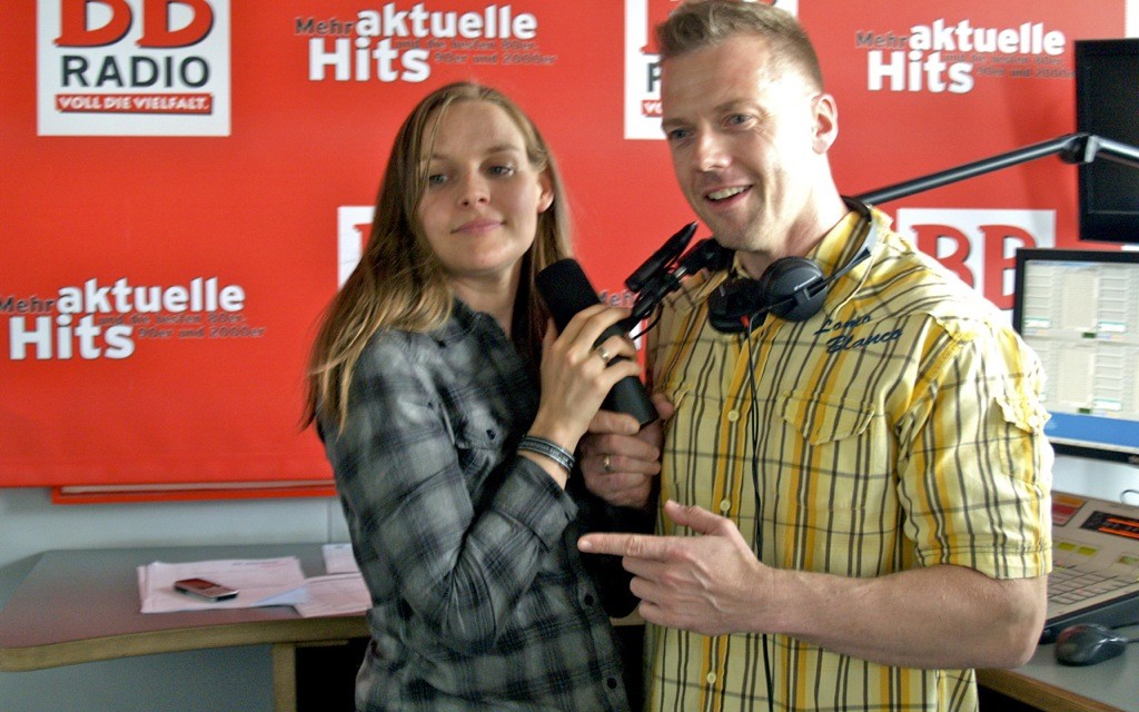 Judith Holofernes von WIR SIND HELDEN bei Jens im Studio