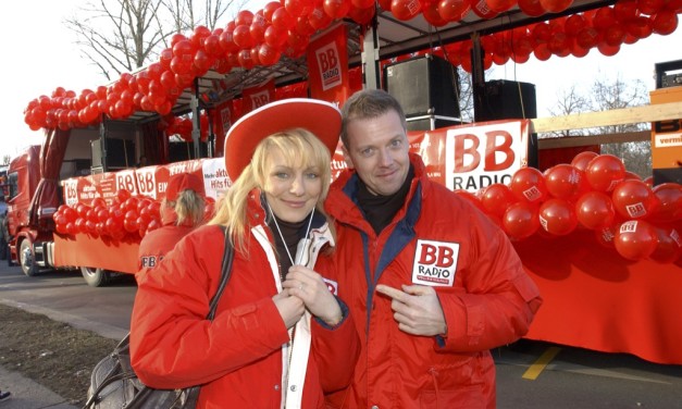 Die BB RADIO-Morgenmacher beim Cottbuser Karnevalsumzug