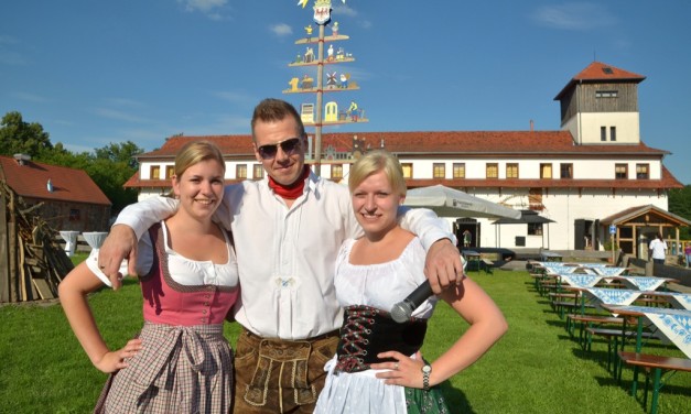 Oktoberfest im Juli aus Schloss Diedersdorf