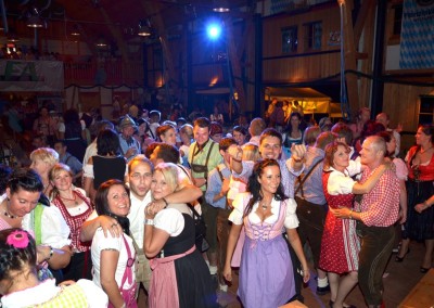 Oktoberfest im Juli aus Schloss Diedersdorf