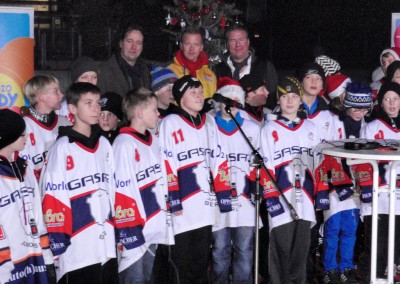 Erstes Adventssingen der Eisbären Juniors im Berliner Wellblechpalast