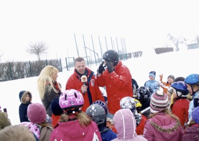 Schneeballschlacht der BB RADIO Morgenmacher gegen die Kinder der Kita "Krämer Kids" aus Oberkrämer.