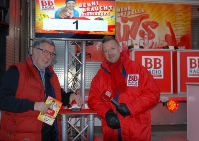 Chaot Benni in Neuruppin auf dem Schulplatz